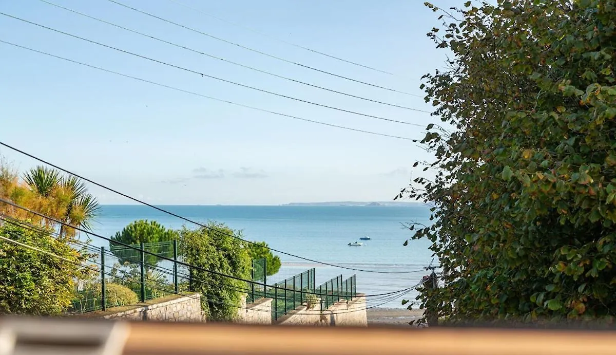 Holiday home Atelier D Artiste Au Bord De L Eau Villa Plerin France