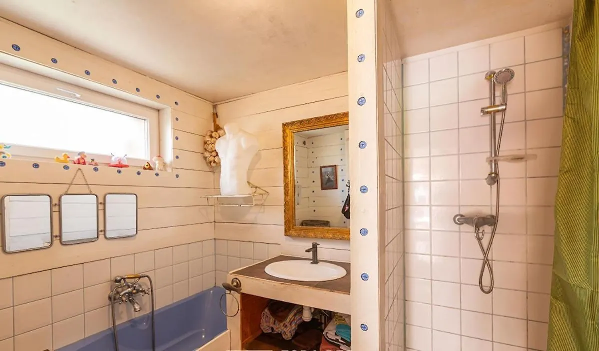 Holiday home Atelier D Artiste Au Bord De L Eau Villa Plerin